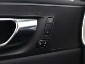 Volvo XC60 (2020) thumbnail 40