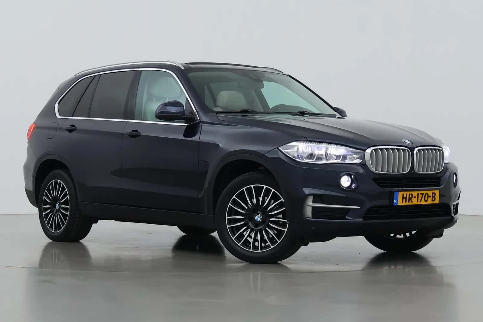 BMW X5 (2015) — foto 1