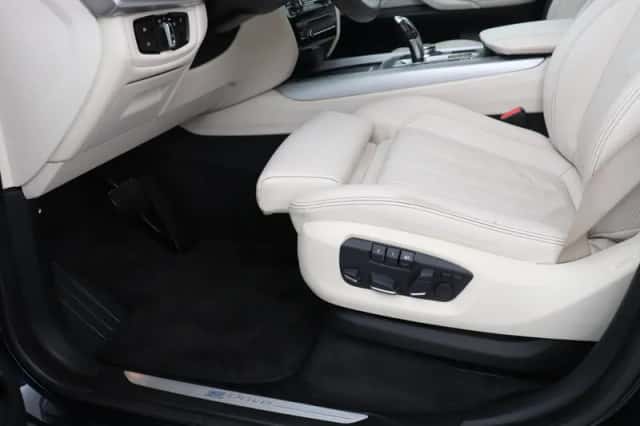 BMW X5 (2015) thumbnail 45