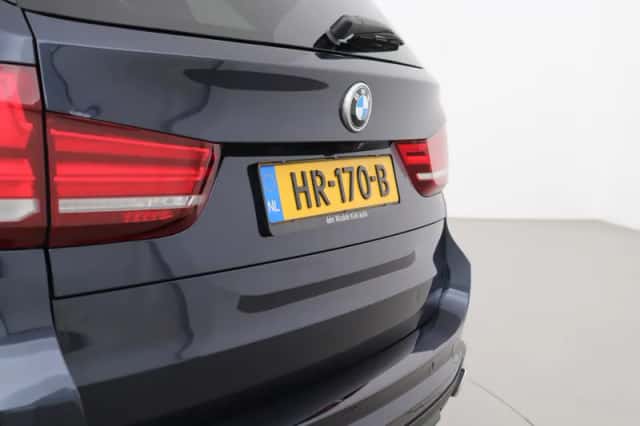 BMW X5 (2015) thumbnail 56