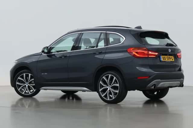 BMW X1 (2016) thumbnail 2