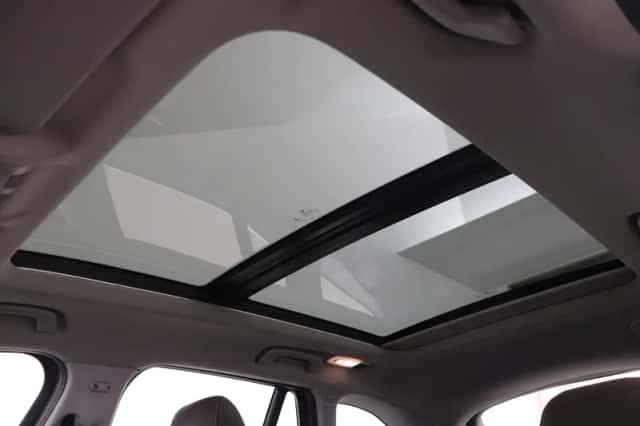 BMW X1 (2016) thumbnail 11