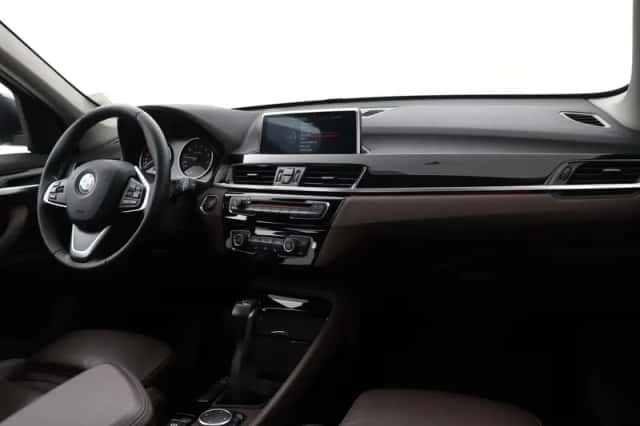 BMW X1 (2016) thumbnail 17