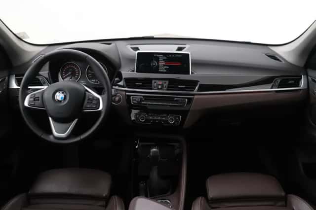 BMW X1 (2016) thumbnail 4