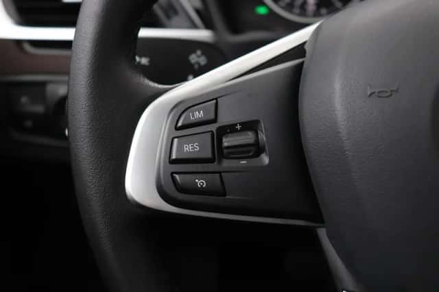 BMW X1 (2016) thumbnail 35