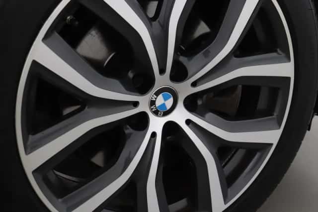 BMW X1 (2016) thumbnail 46