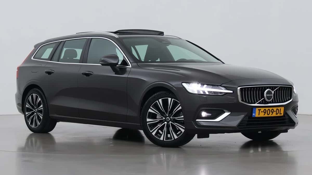 Volvo V60 (2023) — foto 1