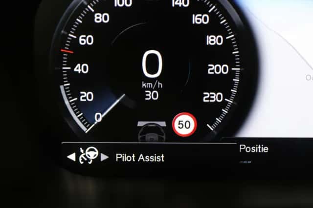 Volvo XC90 (2022) thumbnail 21