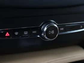 Volvo XC90 (2022) thumbnail 36