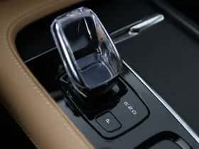 Volvo XC90 (2022) thumbnail 37
