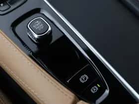 Volvo XC90 (2022) thumbnail 38