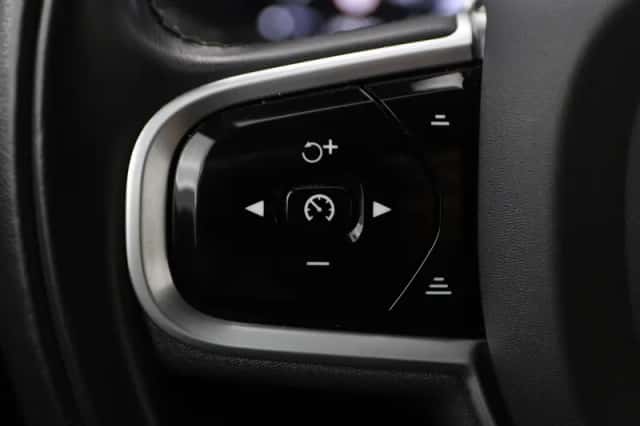 Volvo XC90 (2022) thumbnail 39