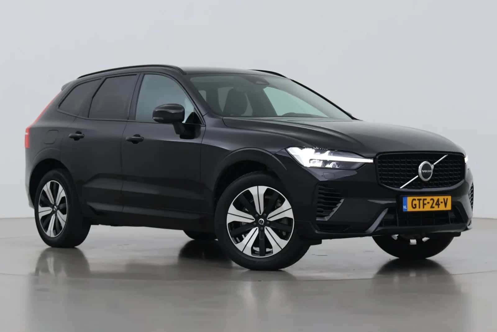 Volvo XC60 (2024) — foto 1