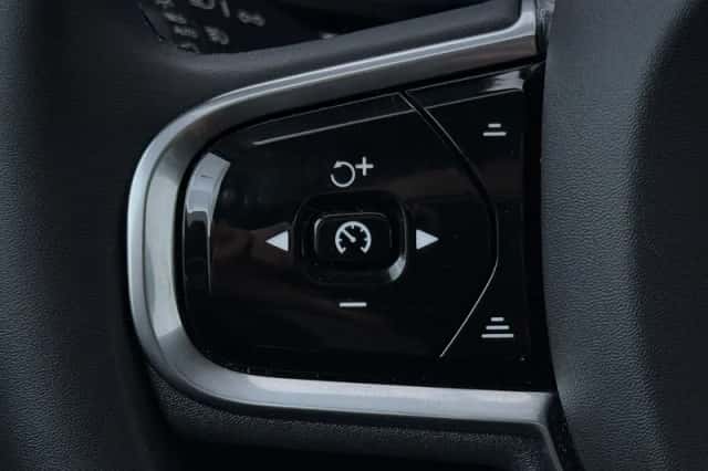 Volvo XC60 (2024) thumbnail 36