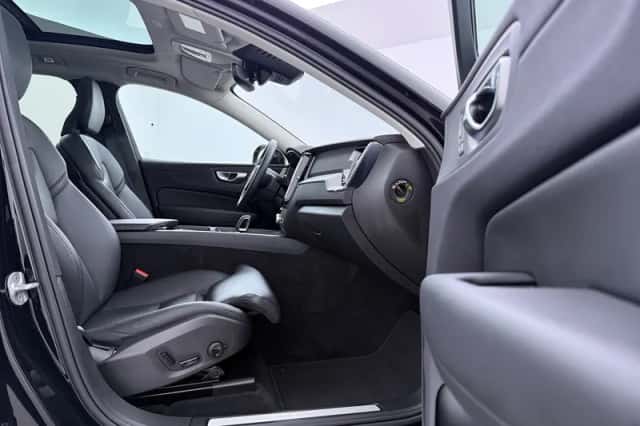 Volvo XC60 (2024) thumbnail 5
