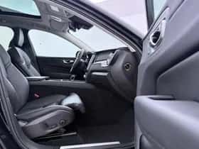 Volvo XC60 (2024) thumbnail 5