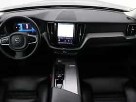 Volvo XC60 (2022) thumbnail 4