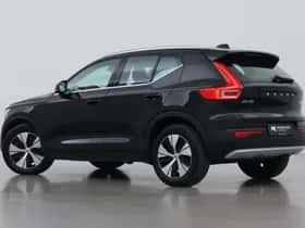 Volvo XC40 (2021) thumbnail 2