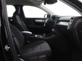 Volvo XC40 (2021) thumbnail 5