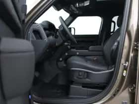 Land Rover Defender (2026) thumbnail 3