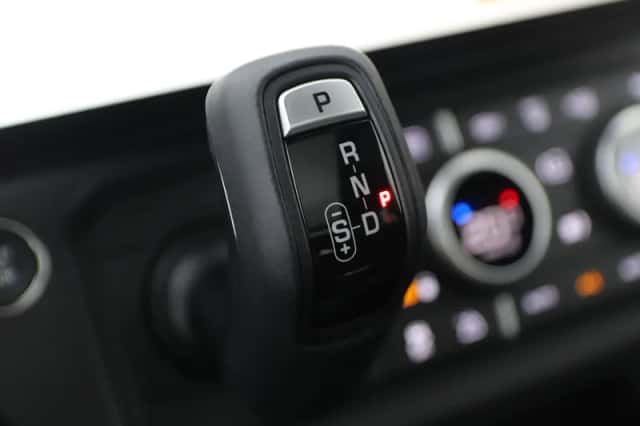 Land Rover Defender (2026) thumbnail 33