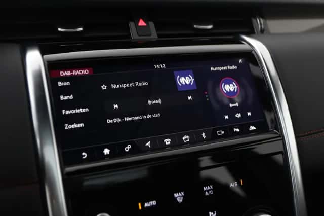 Land Rover Discovery Sport (2019) thumbnail 23