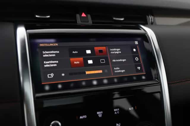 Land Rover Discovery Sport (2019) thumbnail 27