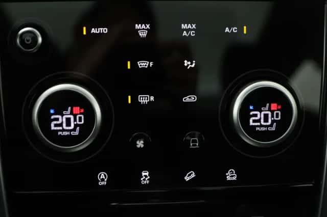 Land Rover Discovery Sport (2019) thumbnail 29