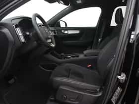 Volvo XC40 thumbnail 3