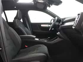 Volvo XC40 thumbnail 5