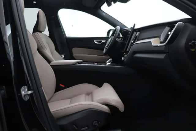 Volvo XC60 (2026) thumbnail 5