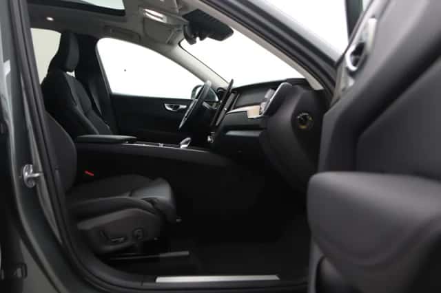 Volvo XC60 (2026) thumbnail 5