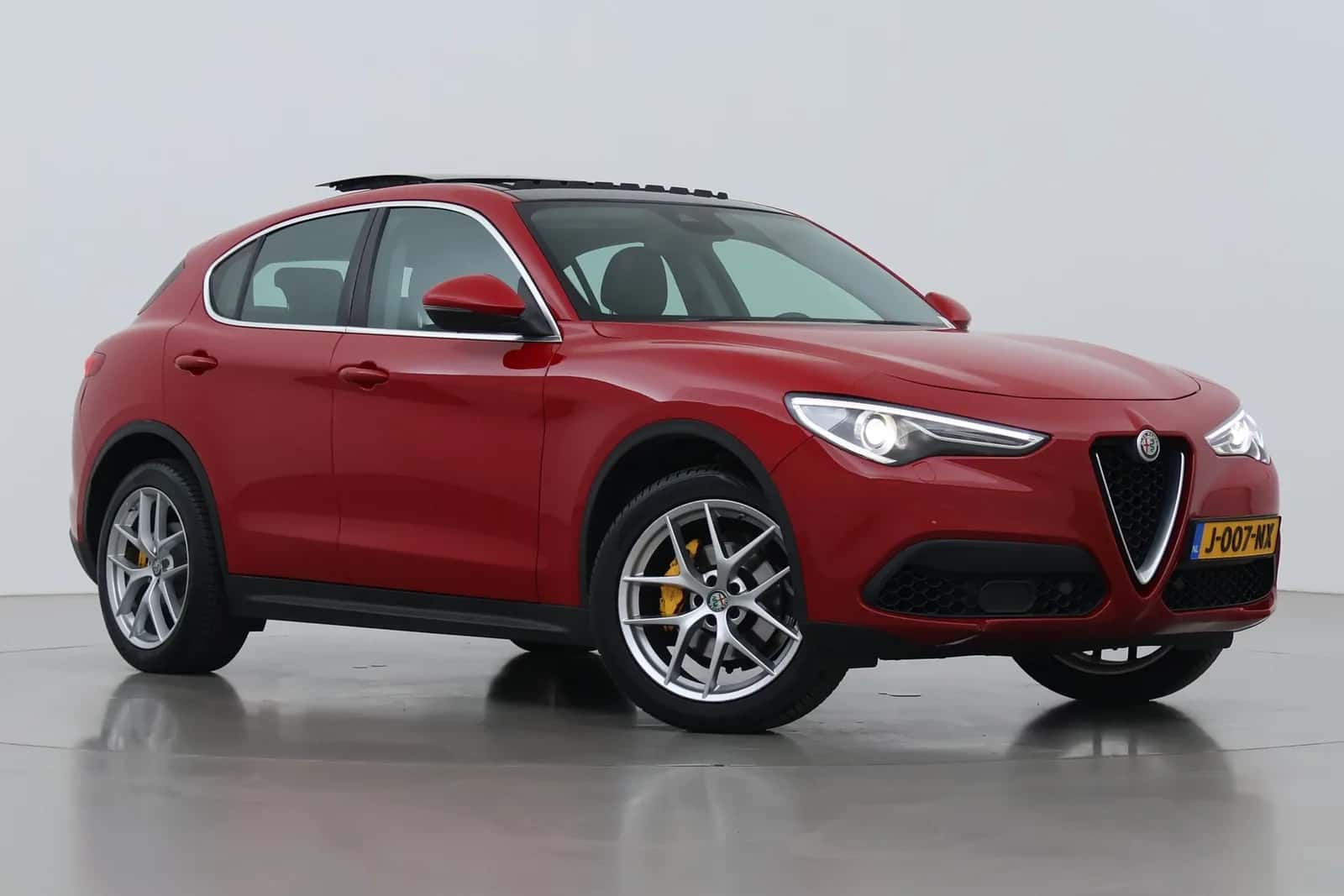 Alfa Romeo Stelvio (2019) — foto 1