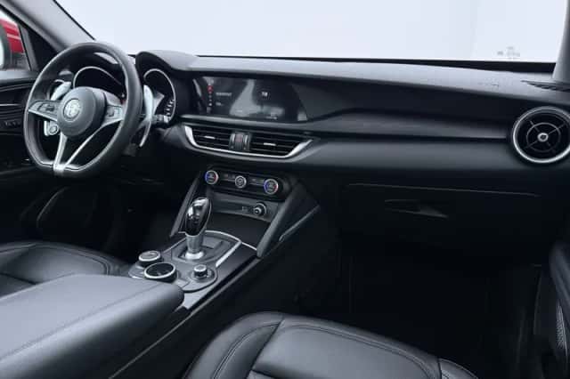 Alfa Romeo Stelvio (2019) thumbnail 17
