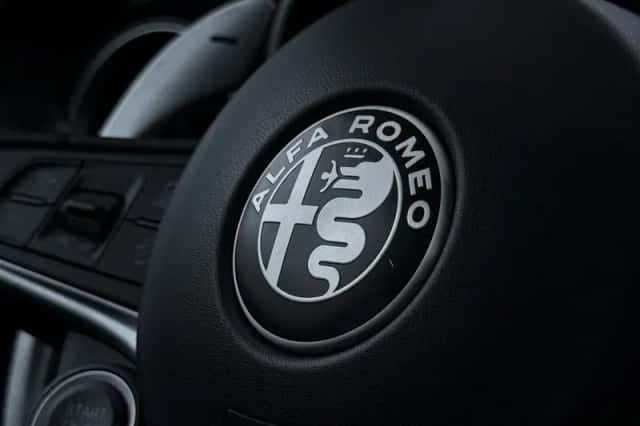 Alfa Romeo Stelvio (2019) thumbnail 35
