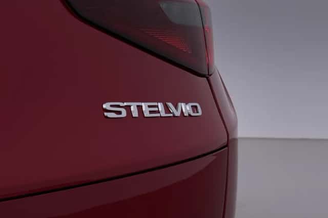 Alfa Romeo Stelvio (2019) thumbnail 45