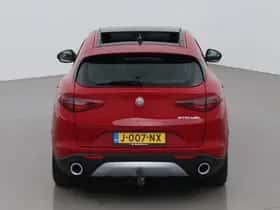 Alfa Romeo Stelvio (2019) thumbnail 9