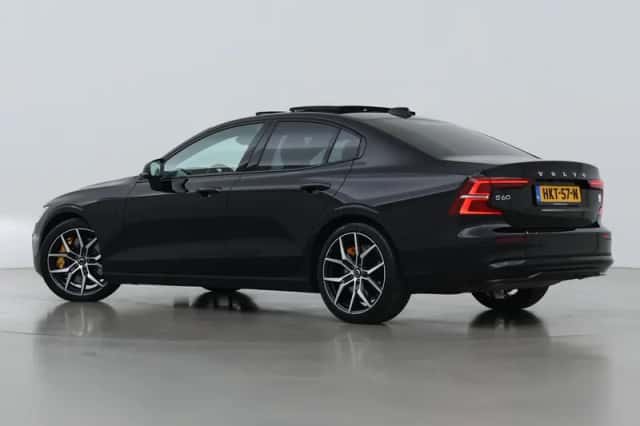 Volvo S60 (2025) thumbnail 2