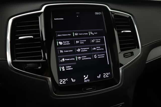Volvo XC90 (2018) thumbnail 24