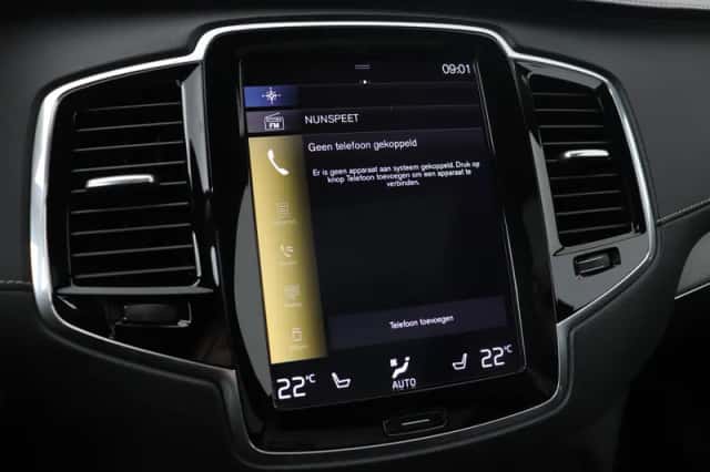 Volvo XC90 (2018) thumbnail 30