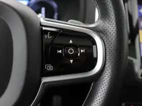Volvo XC90 (2018) thumbnail 42
