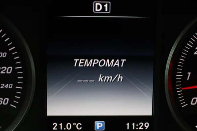 Mercedes-Benz C-Klasse (2014) thumbnail 21