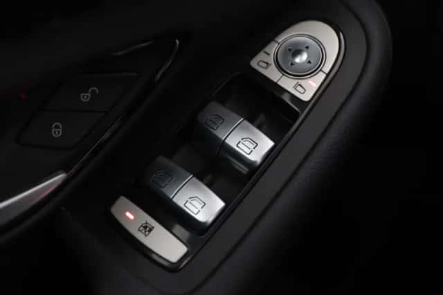 Mercedes-Benz C-Klasse (2014) thumbnail 40