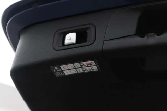 Mercedes-Benz C-Klasse (2014) thumbnail 45