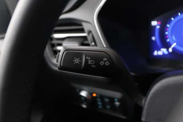 Ford Kuga (2021) thumbnail 32