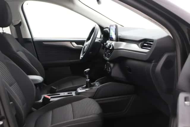 Ford Kuga (2021) thumbnail 5