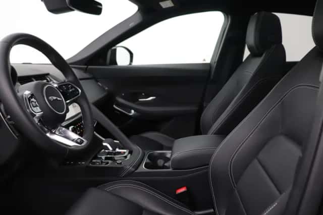 Jaguar E-Pace (2024) thumbnail 3