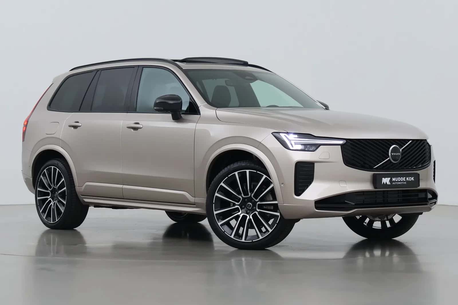 Volvo XC90 (2026) — foto 1