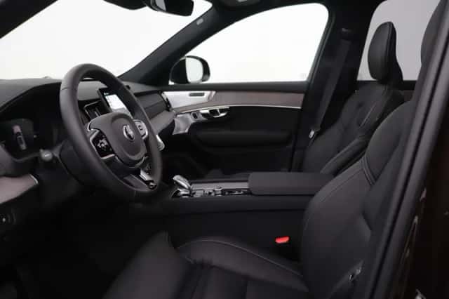 Volvo XC90 (2026) thumbnail 3