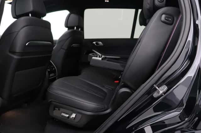 BMW X7 (2024) thumbnail 53